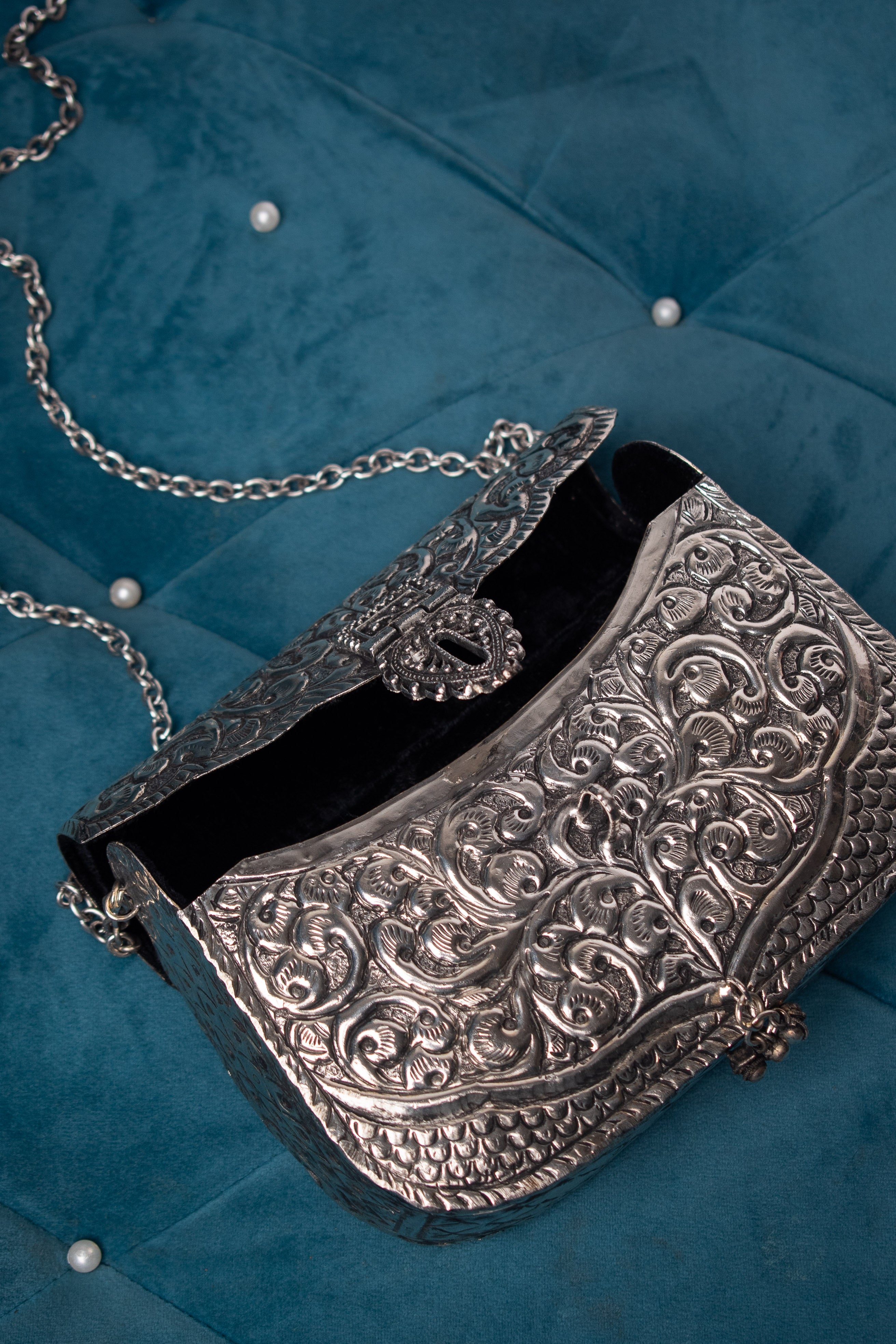 Pure Handcrafted Antique Silver Metal Clutch Bag