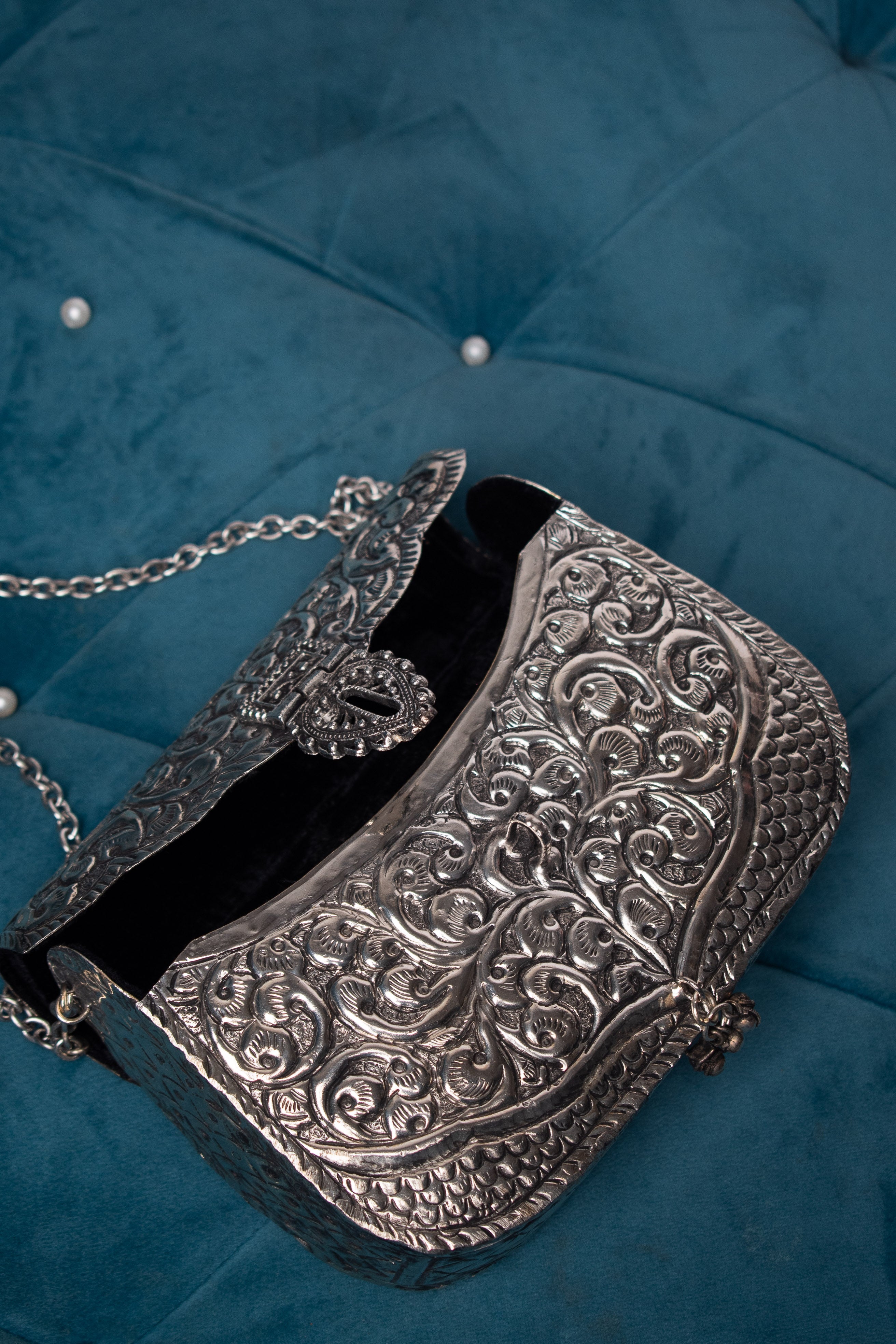 Pure Handcrafted Antique Silver Metal Clutch Bag